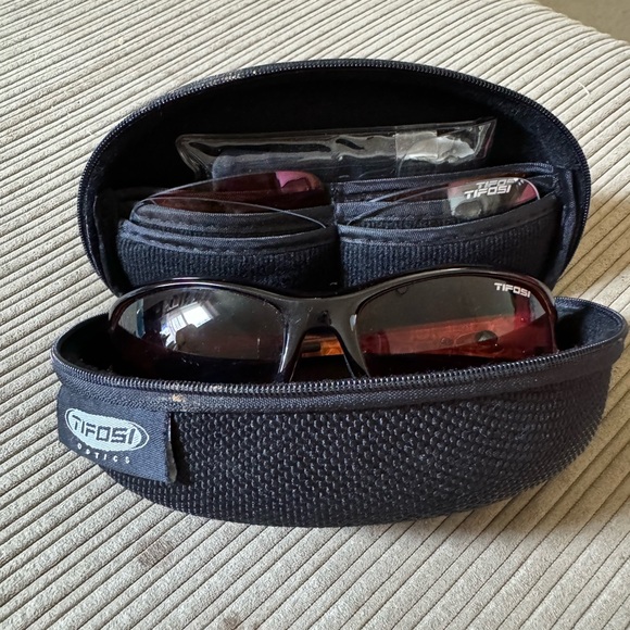 Tifosi DEA brown frame with 2 additional sets of lens - Picture 4 of 5